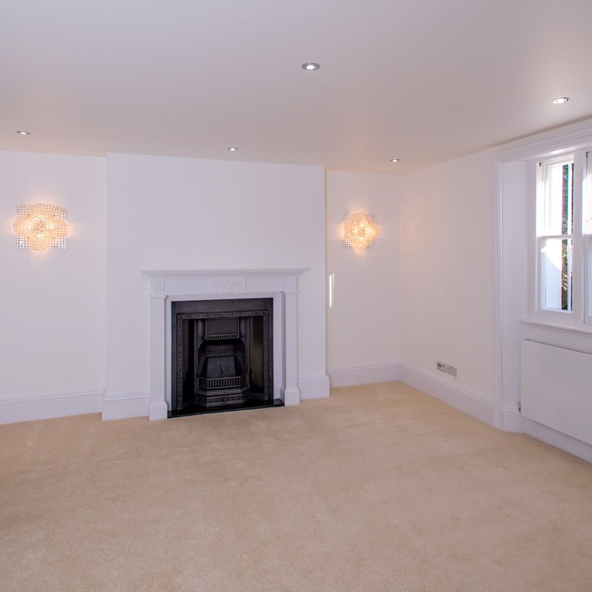 Blenheim Road, St Johns Wood, London, NW8 0LX - Photo 1