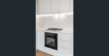 Stylish and Spacious Apartment in Prime Box Hill Location – Zoned for Box Hill High! - Photo 3