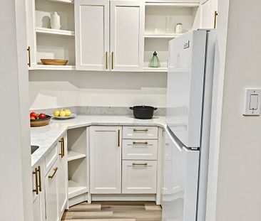 33 Boulevard Brunswick, Montréal, QC - Photo 2