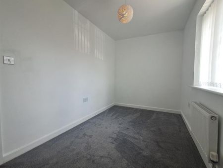 4 bedroom detached house to rent - Photo 3
