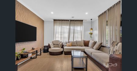 Stylish Family Living in Waterhaven Estate !! - Photo 3