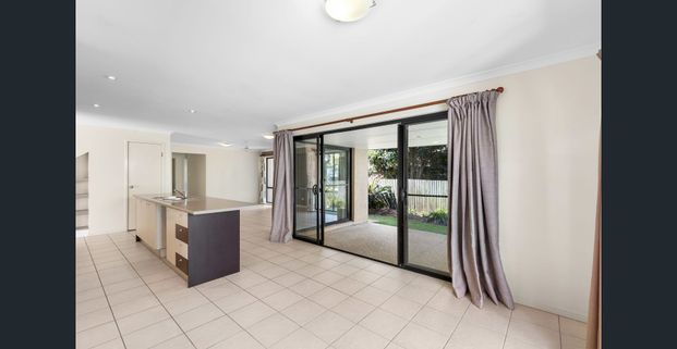 Large Family Home At The Top of Buderim - Photo 1