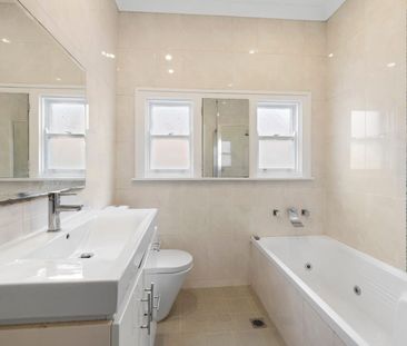 Great Family Home In Ideal Location - Photo 4