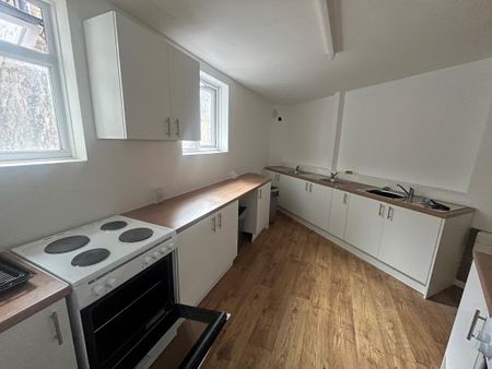 Property to rent - Photo 2