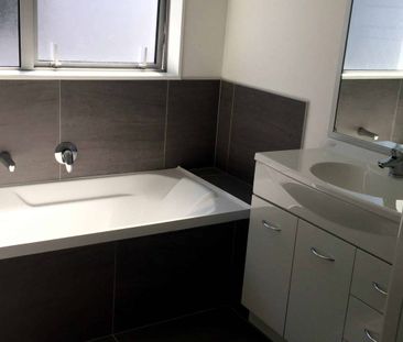 Takanini, 3 bedrooms - Photo 5