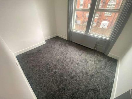 3 bedroom flat to rent - Photo 5