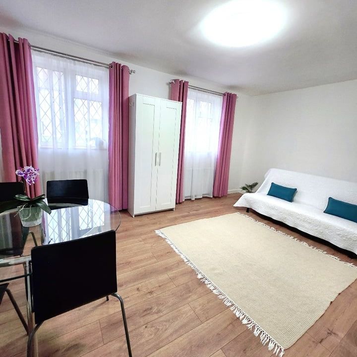 Room in a Shared House, The Mile End, E17 - Photo 1