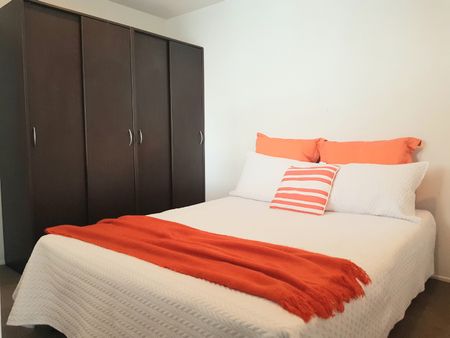 2 Bedroom with Double Glazing! - Photo 4