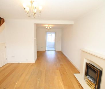 3 bedroom end of terrace house to rent - Photo 1
