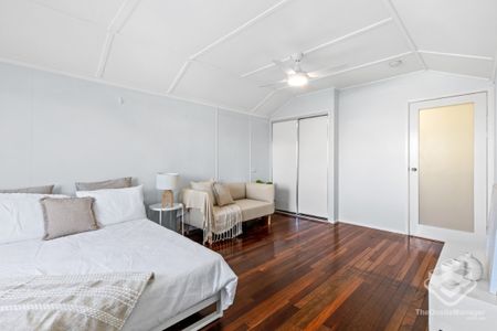 Newly Renovated Furnished Studio Apartment Includes Power & NBN - Photo 3
