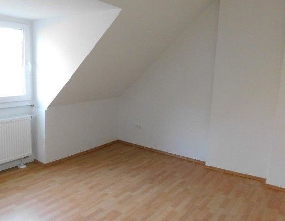 Schöne 2-Zimmer-DG-Wohung! - Foto 1