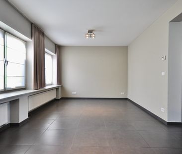 Instapklaar gerenoveerd appartement met 2 slaapkamers en terras in ... - Foto 2