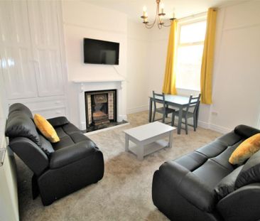 3 bedroom terraced house to rent - Photo 4