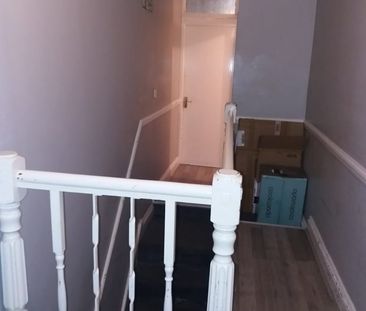 Room in a Shared House, Purley Way, CR0 - Photo 1