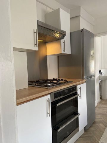 2 Bed Flat, Dunstable Road, LU1 - Photo 3