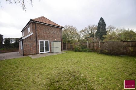 2 bedroom detached house to rent - Photo 4