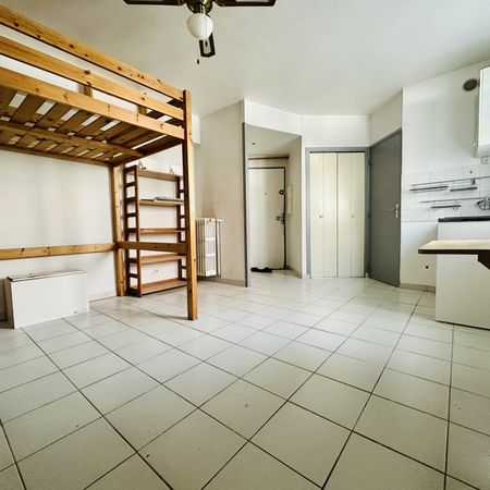 Location Appartement 1 pièce 19m² CLERMONT FERRAND 63000 - Photo 3