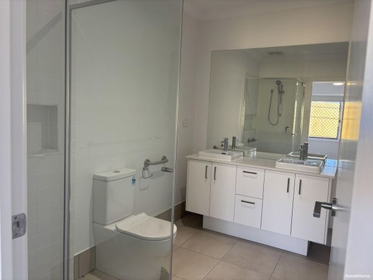 "Over 50's only" - 3 Bedroom Duplex NB: INCOME LIMITS APPLY - Photo 1