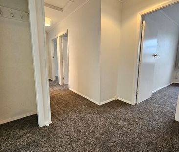 Charming Timberlea 3BR Family Home - Photo 2