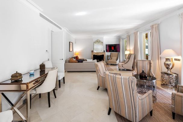 Luxury Villa for rent in Marbella, Andalusia - Photo 1