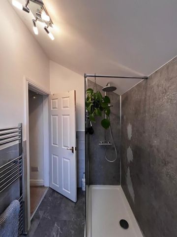 2 bedroom end of terrace house to rent - Photo 3