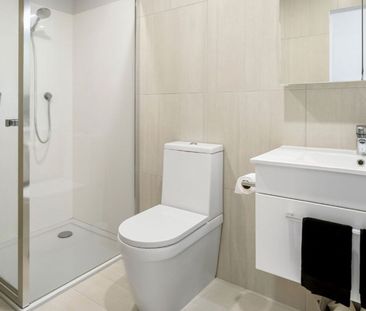 Modern Ground-Floor Apartment with Dual Access - Photo 2