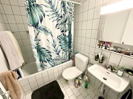 Appartement de 2 pièces avec grand balcon et ascenseur! - Foto 5