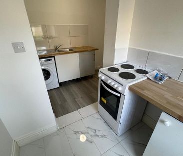 5 bedroom house of multiple occupation to rent - Photo 1