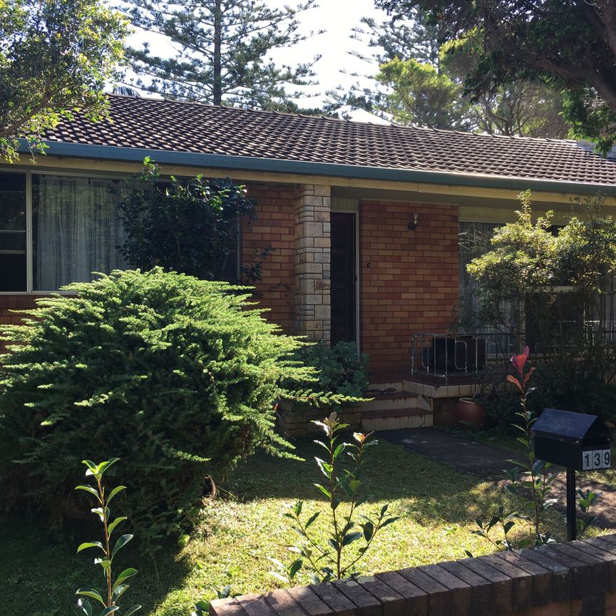 Coastal Character Meets Convenience - 3Ã?Æ'¢€'Bedroom Home in Shelly Beach Area - Photo 1