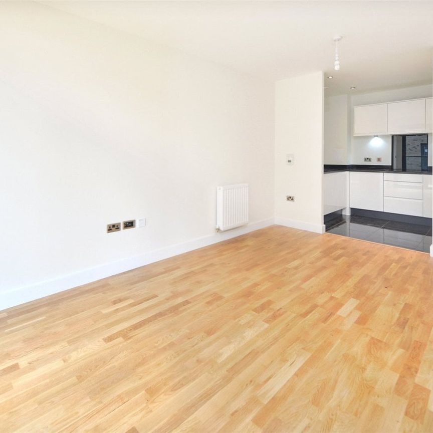 1 Green Lanes, London, N4 - Photo 1