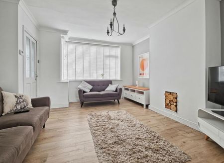 3 bedroom semi-detached house to rent - Photo 4