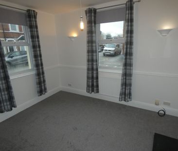 3 bed Terraced - To Let - Photo 4