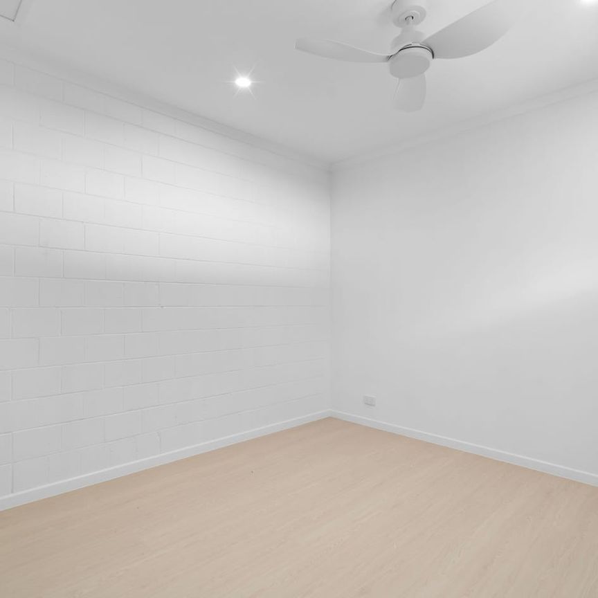 Designer Living in Prime Arundel – Just 1 km to GCUH - Photo 1
