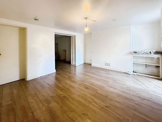 York Place, Newport, NP20 - Photo 1