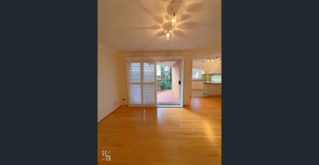 Kensington – Walk to UNSW | Modern 3-Bedroom Top Floor Apartment with Secure Parking ! CONFIRM THE LEASE TERM IN ADVANCE! - Photo 3