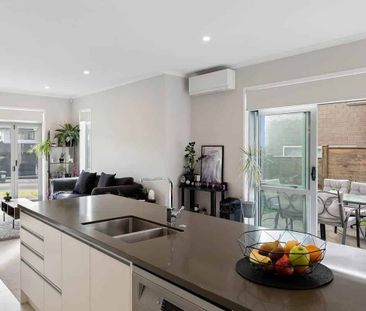 Modern 5-Bedroom, 3-Bathroom Home in Silverdale - Photo 5