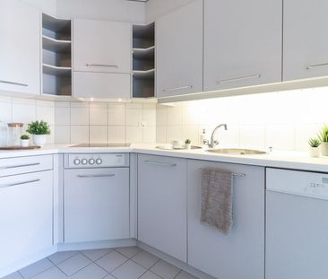 Sonnige 4.5-Zimmerwohnung im Parterre wartet auf Sie! - Photo 2