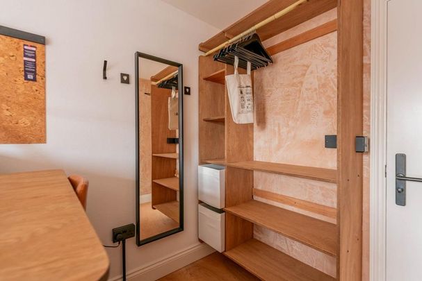 6 bedroom townhouse to rent - Photo 1