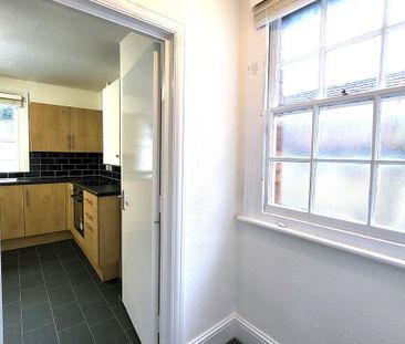 3 bedroom flat to rent - Photo 5