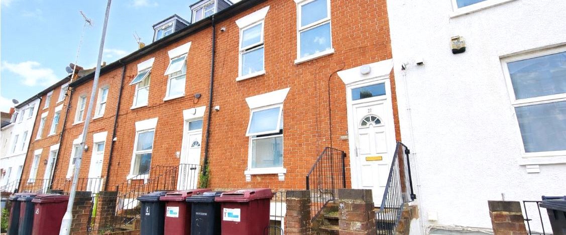 3 bedroom in Zinzan Street, Reading - Photo 1