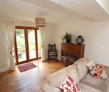 4 bedroom semi-detached house to rent - Photo 2