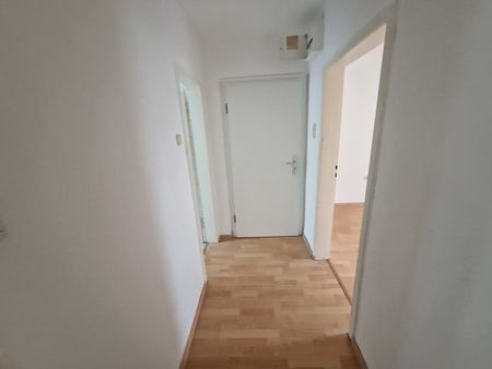 SCHADE HAUSVERWALTUNG - Gepflegte 2-Zimmerwohung in Lüdenscheid zu vermieten! - Photo 2