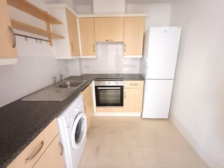 1 bedroom flat to rent - Photo 4