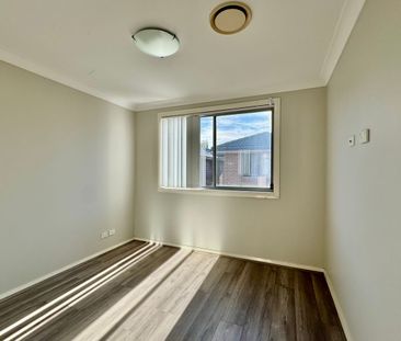 Modern 4-Bedroom Townhome in Prime Plumpton 🎉 - Photo 2