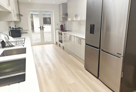 1 bedroom in a house share to rent - Photo 4