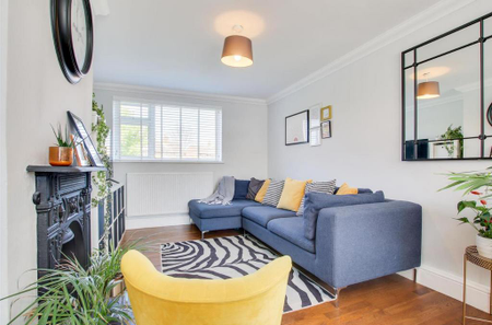 2 bedroom flat to rent - Photo 2