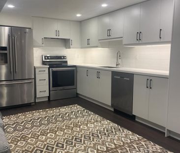 For Lease - 1000 Lovingston Crescent, Mississauga, Ontario - Photo 4