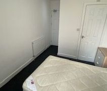 Room 2, Marlborough Road, Coventry - Photo 2