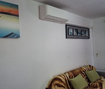 Apartamento de alquiler en Calle Vega Baja del Segura, 10, Playa de... - Photo 1