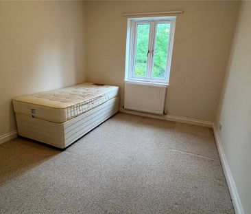 3 bedroom end of terrace house to rent - Photo 1